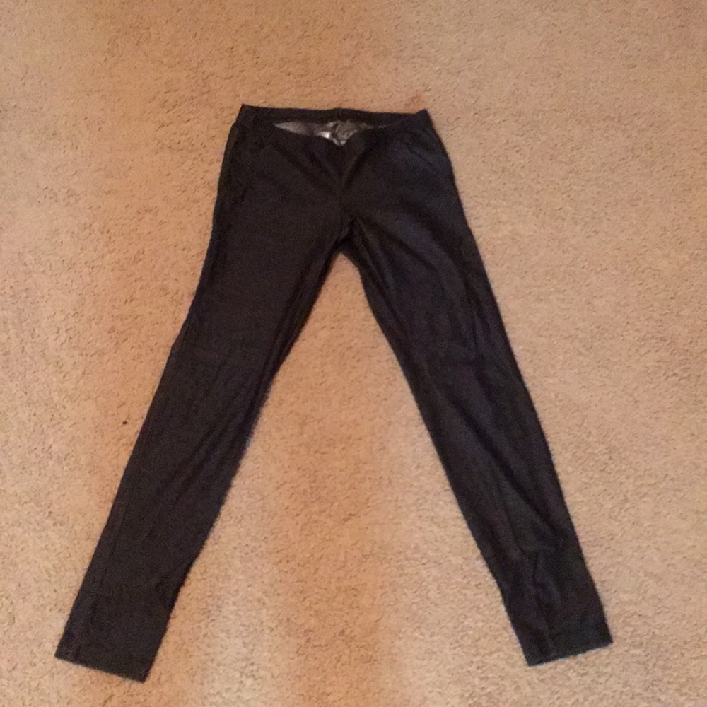 Old navy black denim like leggings size medium